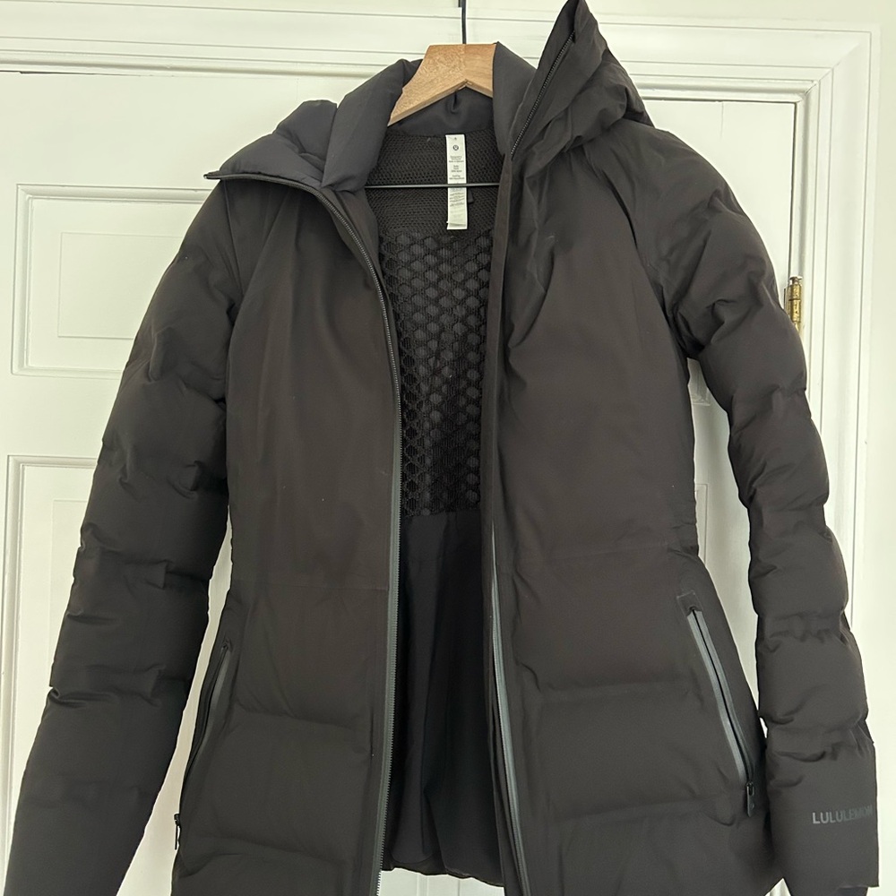 Lululemon Athletica Black Puffer Jacket with High Collar